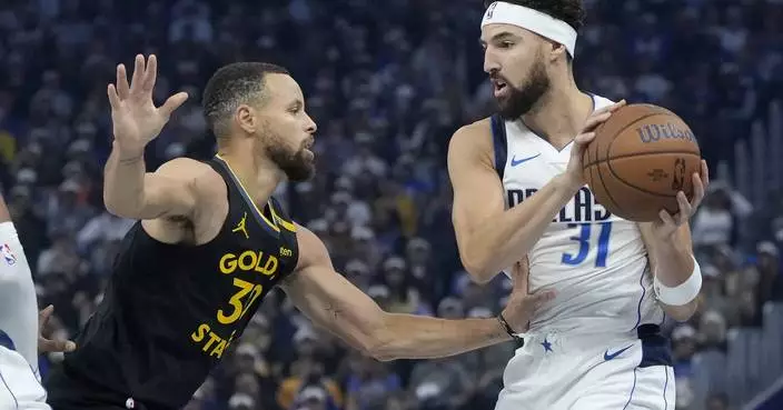 Stephen Curry steals the show in Klay Thompson&#8217;s emotional return to Chase Center