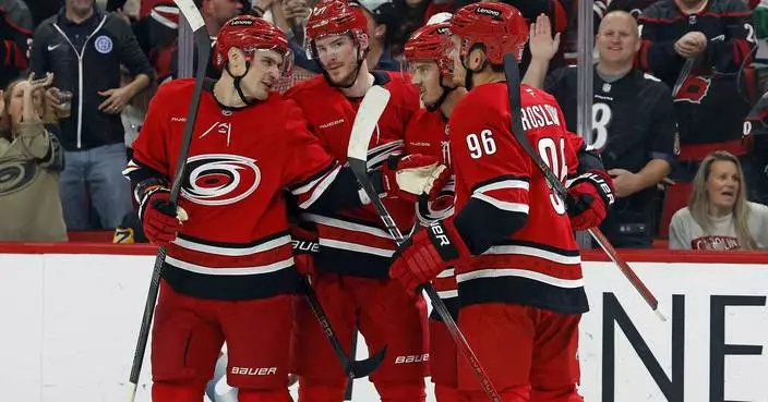 Hurricanes make it eight straight with 5-1 win over Penguins