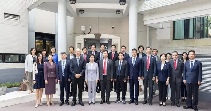 Ms Wang Yuyan, Deputy Party Secretary, Head of the Organization Department of the CPC Shandong Provincial Committee, leads a delegation to visit Lingnan University to explore closer cooperation in research and talent cultivation