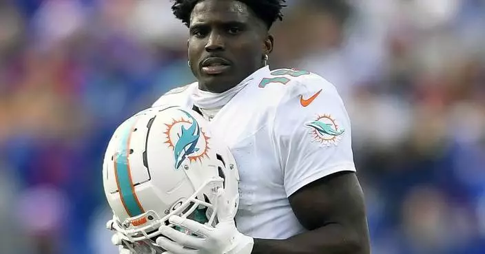 Traffic citations against Dolphins' Tyreek Hill dismissed after officers no-show at hearing