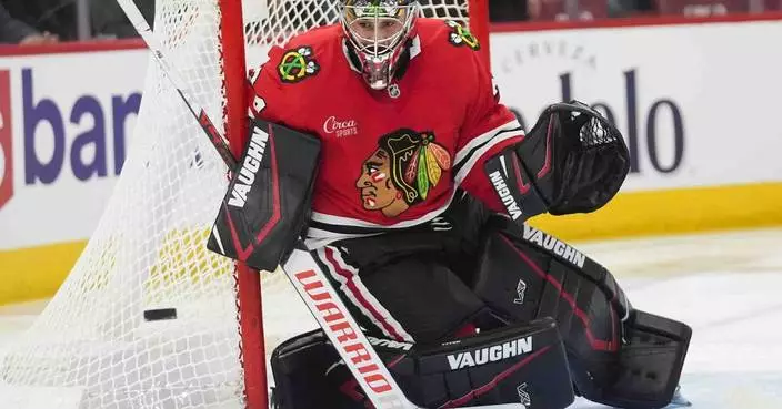 Mrazek makes 32 saves as the Blackhawks beat the Panthers 3-1