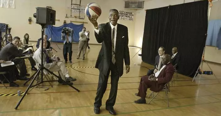 Doc Rivers gets emotional when talking about childhood hero Bob Love