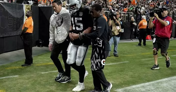 Raiders quarterback Gardner Minshew is out for the season with a broken collarbone