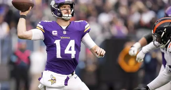 Sam Darnold leads game-winning drive in OT and Vikings beat Bears 30-27 after blowing late lead