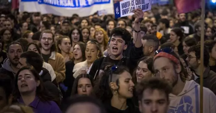 Tens of thousands of Spaniards protest housing crunch and high rents in Barcelona