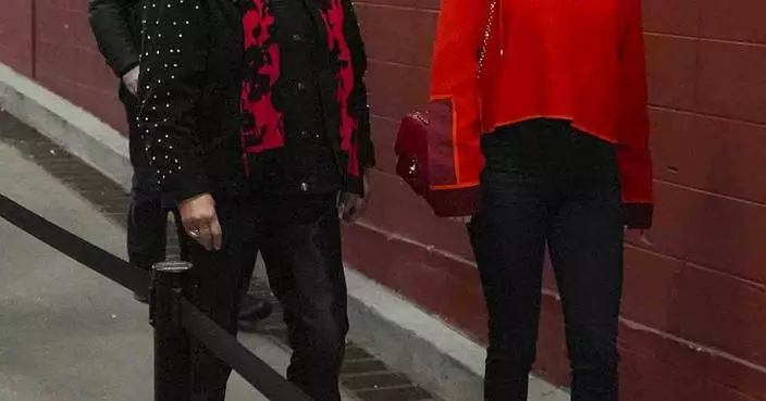 Taylor Swift spends Black Friday amid sea of red as boyfriend Travis Kelce's Chiefs face the Raiders