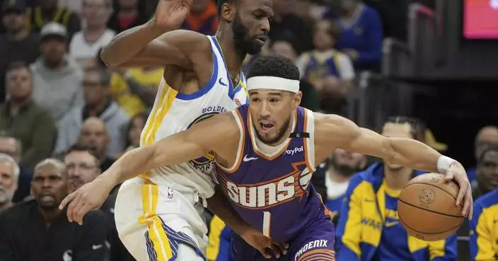 Devin Booker scores 27, Suns win 113-105 as Warriors lose their 4th straight game