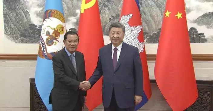 Xi holds talks with Cambodia&#8217;s senate president Hun Sen