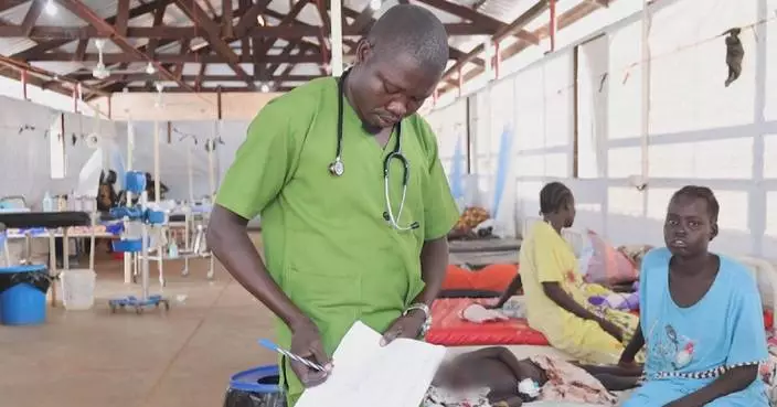 Displaced people in South Sudan receive vaccination against cholera