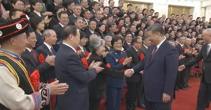 Xi meets retirees honored for outstanding contributions