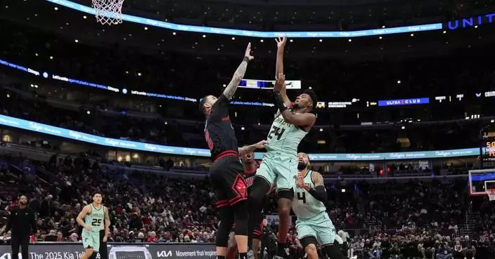 Dosunmu and Giddey lead the Bulls past the struggling Hornets 109-95