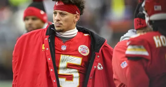 Chiefs QB Patrick Mahomes has high-ankle sprain, status for Houston remains unclear, AP source says