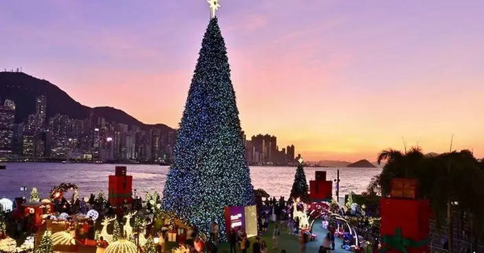 HK embraces Christmas sparkle