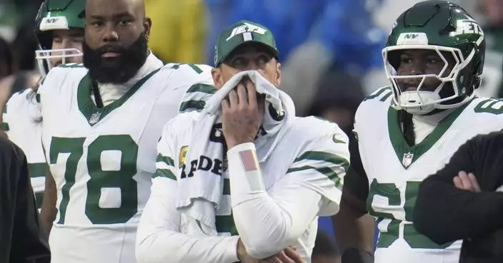 Rodgers gets one more start for the Jets and then an offseason of uncertainty begins