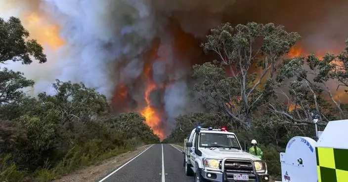 Heat wave leads to warnings of potentially devastating wildfires in southern Australia