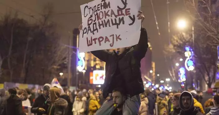 Protesters hold a noisy demonstration against Serbia&#8217;s populist leadership