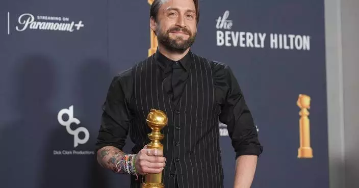 PHOTO COLLECTION: 82nd Golden Globes Press Room