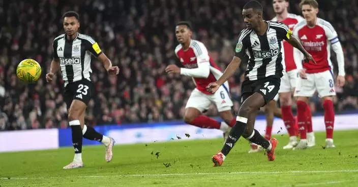 Isak strikes again as Newcastle beats Arsenal 2-0 in League Cup semifinal 1st leg