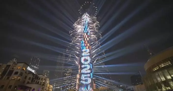 UAE rings in 2025 with spectacular fireworks, dazzling lights, drone displays