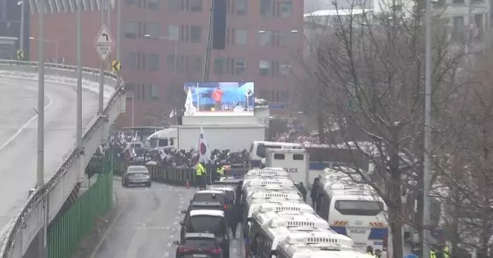 Supporters, protesters gather at impeached South Korean president&#8217;s residence