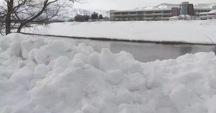 Heavy snow hits regions along Sea of Japan coast