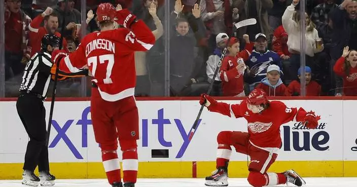 Kasper, Raymond help Red Wings beat Kings 5-2