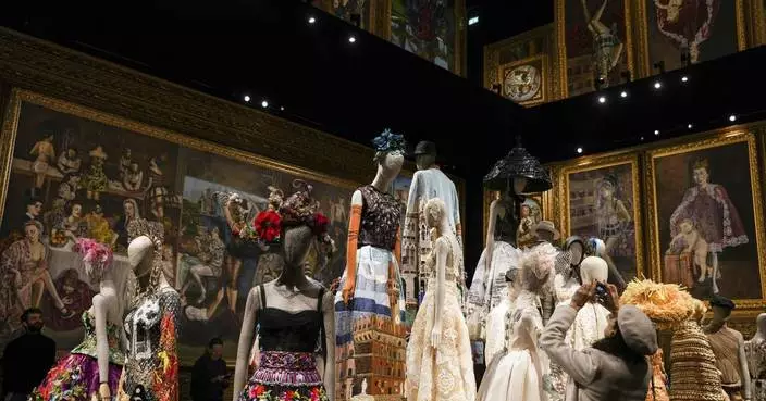 Dolce &amp; Gabbana debut in Paris, showing Italian artistry on French soil