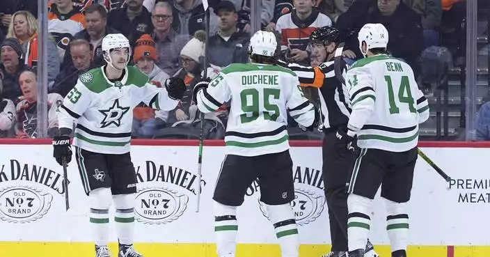 DeSmith stops 27 shots to lead Stars to 6th straight win, 4-1 over Flyers