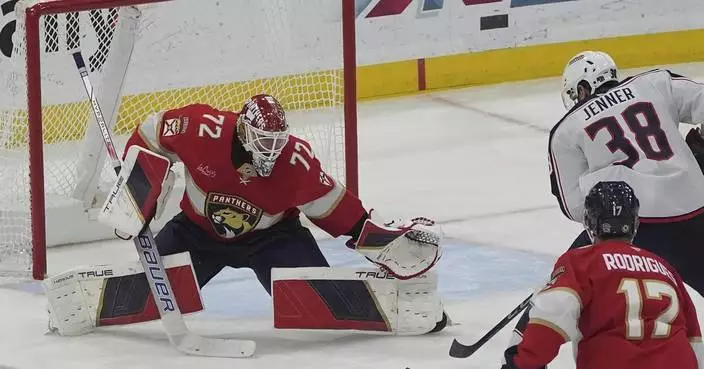 Panthers&#8217; Sergei Bobrovksy shuts out Blue Jackets 3-0 and moves to 10th on NHL career wins list