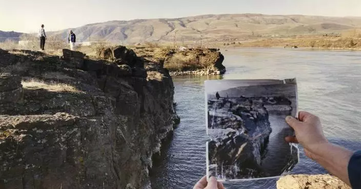 Car being pulled from Columbia River might have belonged to Oregon family that vanished in 1958