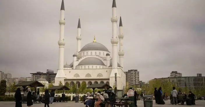 Earthquake measuring 6.2 shakes Istanbul and injures more than 150 people