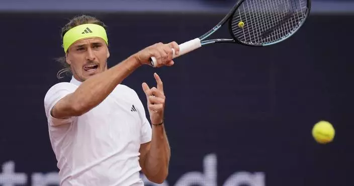 Alexander Zverev downs Ben Shelton to win third Munich title