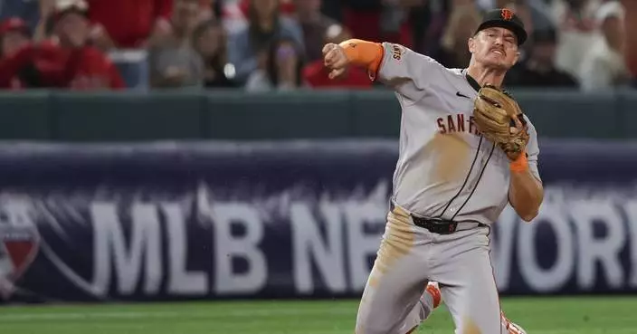 Matt Chapman helps preserve Giants&#8217; 3-2 win over Angels with ugly but effective defensive play