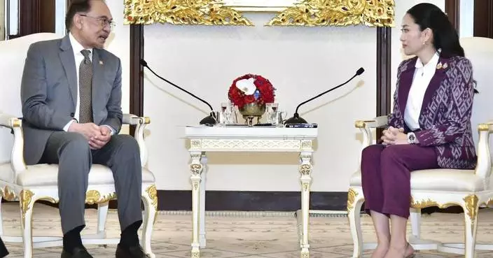 Myanmar&#8217;s military leader is in Thailand for talks on earthquake relief