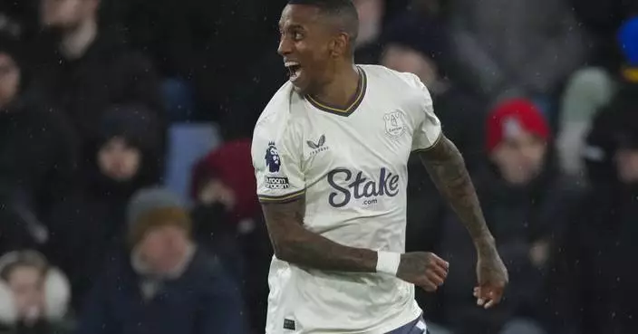 Ashley Young to leave Everton as a free agent
