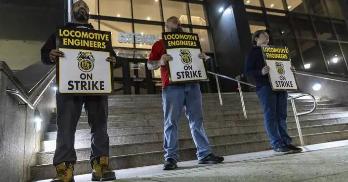 Strike by New Jersey Transit train engineers leaves some 350,000 commuters in the lurch