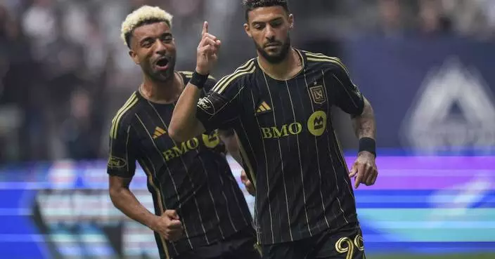 Brian White scores twice, Whitecaps rally to tie LAFC 2-2 and extend unbeaten streak to 11