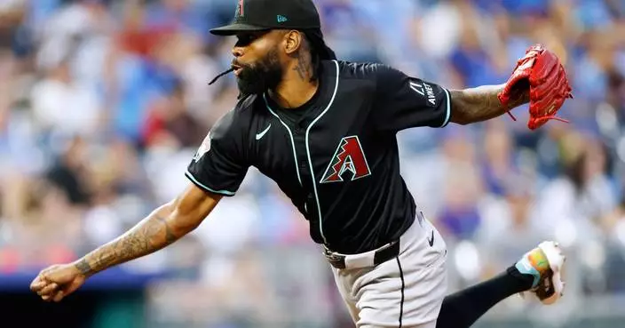 White Sox acquire right-hander Miguel Castro in a trade with the Astros