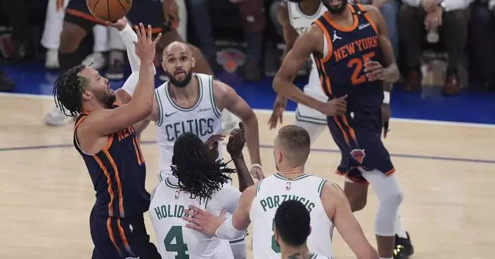 Knicks take a 3-1 lead over the Celtics with a 121-113 victory as Tatum is injured in final minutes