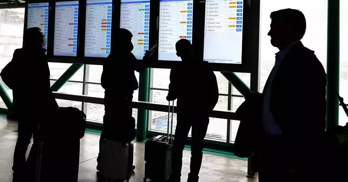More warning signs emerge for US travel industry as summer nears