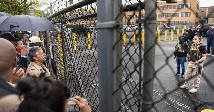 Newark mayor denies trespassing at immigration detention center following arrest