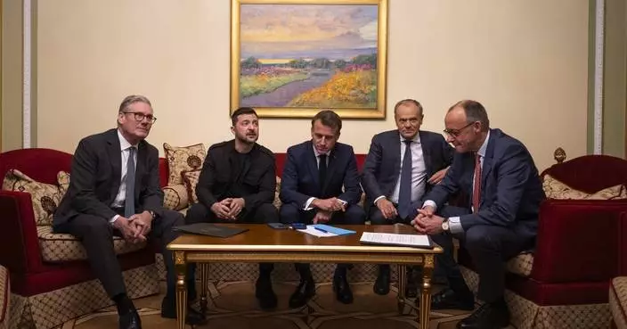 Ukrainian president welcomes Russian overtures, but says ceasefire must come before peace talks