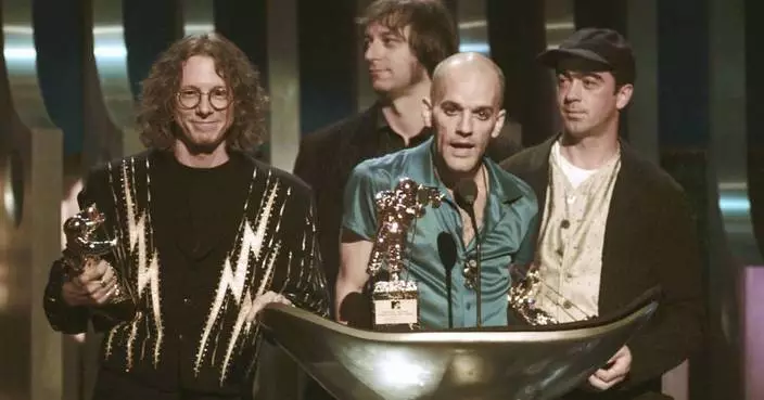 Worlds collide: R.E.M. rereleases &#8216;Radio Free Europe&#8217; single to benefit the threatened news service