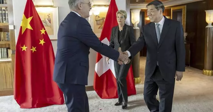 Tariff talks begin between US and Chinese officials in Geneva as the world looks for signs of hope