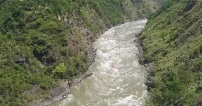 Rising Jhelum River threatens people in Pakistan-controlled Kashmir