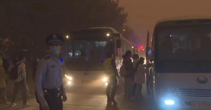 Authorities launch emergency evacuation as sandstorm hits desert scenic spot in Dunhuang