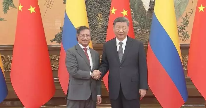 Xi meets Colombian president in Beijing