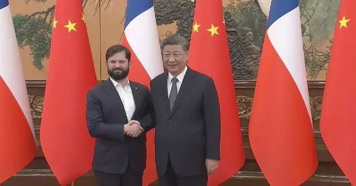 Xi meets Chilean president