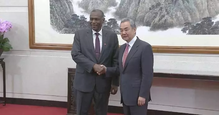 Chinese FM meets with new Sudanese counterpart