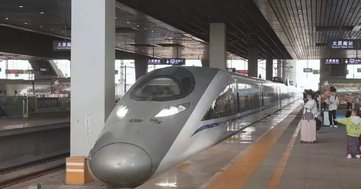 China&#8217;s railways handle 1.46 bln passenger trips in Jan-April, setting new record
